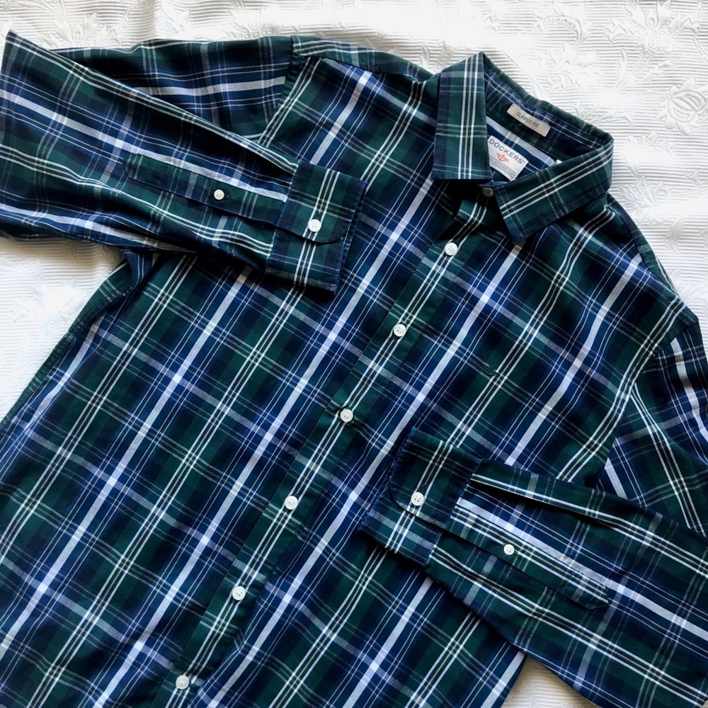 Dockers Classic Fit Long Sleeve Plaid Button-down